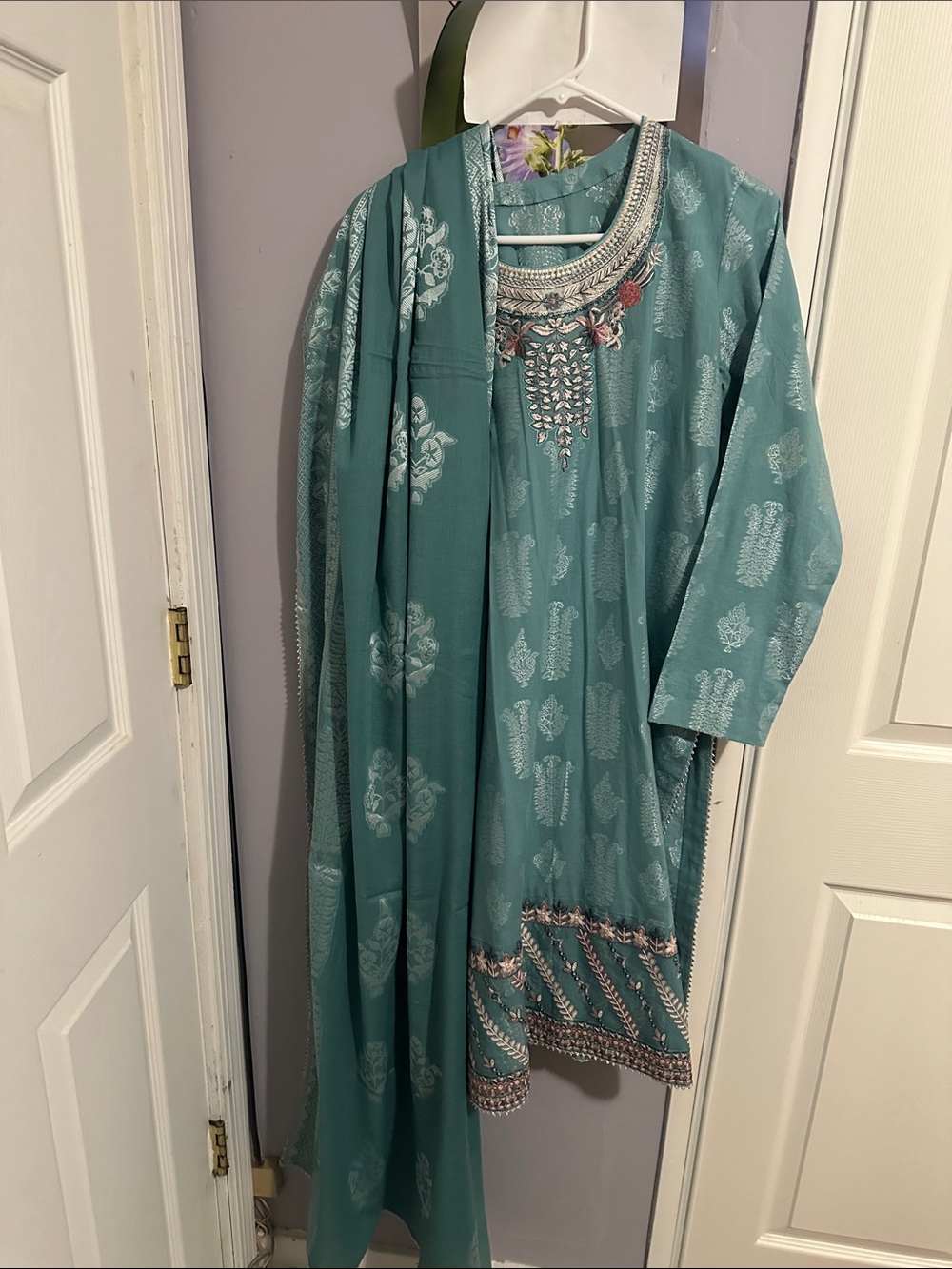 Pakistani Jacquard lawn suit Top length 42 paint length is38